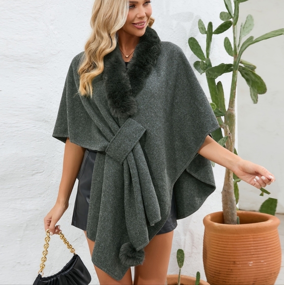 Josie Luxe Open Front Poncho - Black - Picture 6 of 9